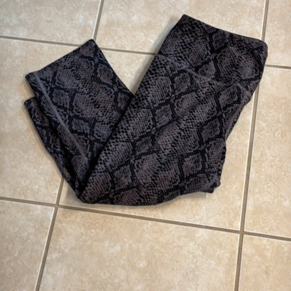 DSG reptile print leggings. Size Large